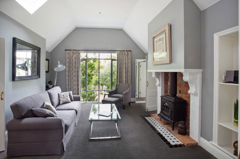 Oak Tree Lodge - Dentist Find 24