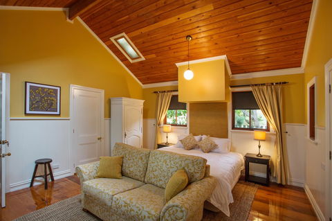 Oak Tree Lodge - Dentist Find 27