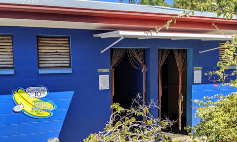 Cool Bananas Backpackers - Dentist Find 8