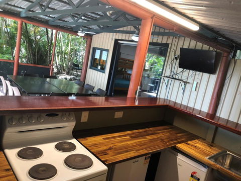 Captain Cook Holiday Village 1770 - Dentist Find 29