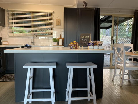 Bed & Breakfast 1 Bedroom Guest House - Dentist Find 12