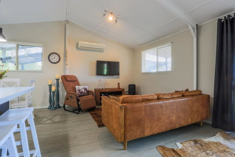 Bed & Breakfast 1 Bedroom Guest House - Dentist Find 25
