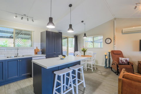 Bed & Breakfast 1 Bedroom Guest House - Dentist Find 9