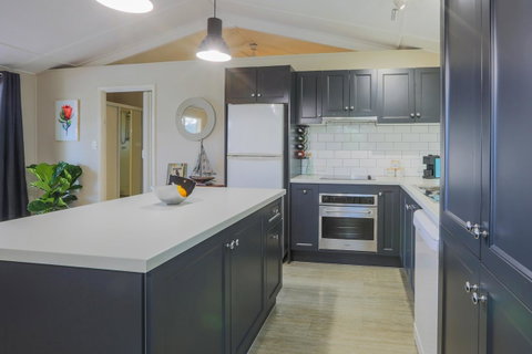 Bed & Breakfast 1 Bedroom Guest House - Dentist Find 14