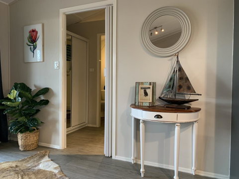 Bed & Breakfast 1 Bedroom Guest House - Dentist Find 8