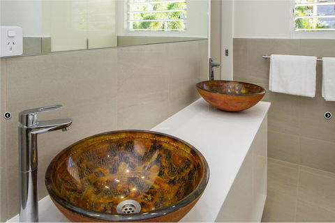 Reflections Amber Villa - Dentist Find 7