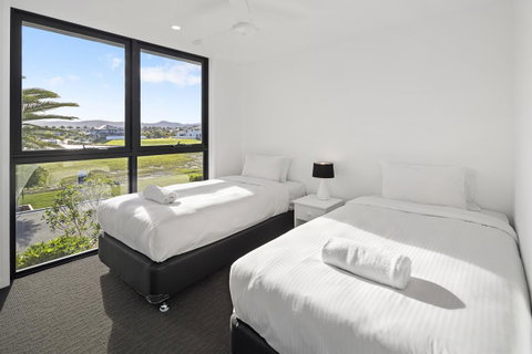 The Peninsula - Dentist Find 21