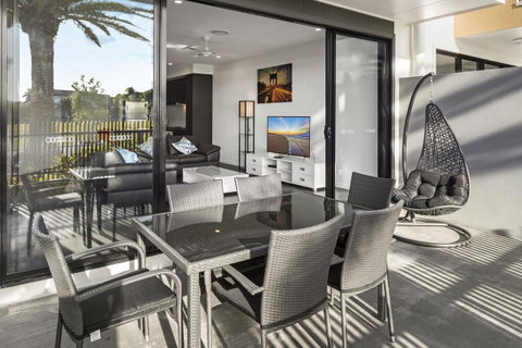 The Peninsula - Dentist Find 15