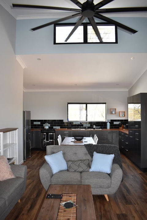 Ironbark House - Dentist Find 18