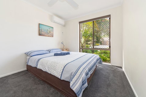 Waterfront Theme Park Getaway - Dentist Find 9