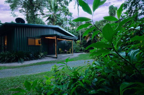 Misty Mountains Rainforest Retreat - Dentist Search 7