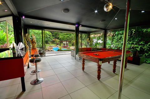 Misty Mountains Rainforest Retreat - Dentist Search 24