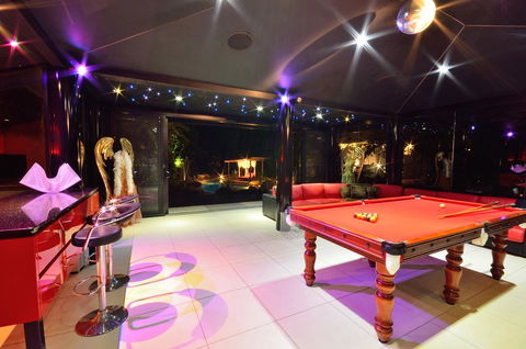 Misty Mountains Rainforest Retreat - Dentist Search 6