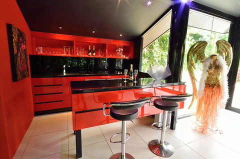 Misty Mountains Rainforest Retreat - Dentist Search 25