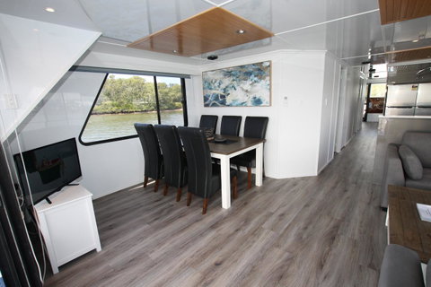 Coomera Houseboats - Dentist Find 36