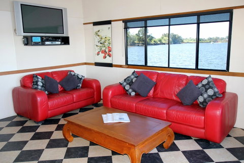Coomera Houseboats - Dentist Find 17