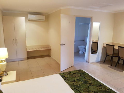 The Palms Motel - Dentist Find 5