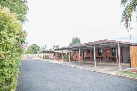 Charleville Motel - Dentists Australia 16