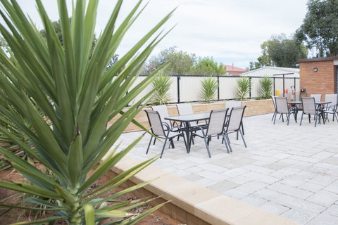 Charleville Motel - Dentists Australia 22
