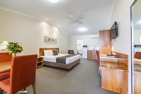 Roma Explorers Inn - Dentists Australia 1
