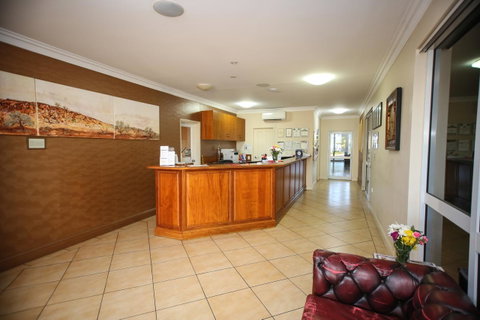 Roma Explorers Inn - Dentists Australia 5
