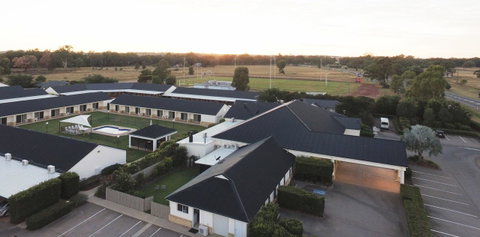 Roma Explorers Inn - Dentists Australia 3