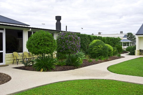 Roma Explorers Inn - Dentists Australia 11