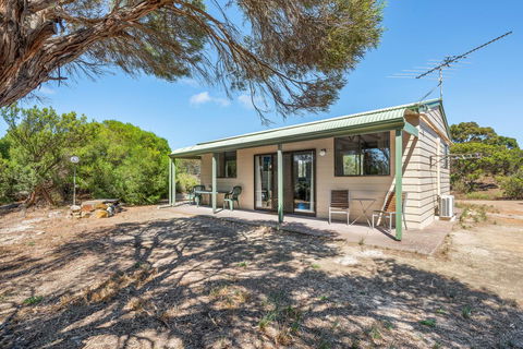 Kangaroo Island - Island Beach Shack - Dentist Find 10