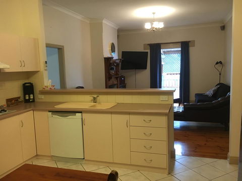 Jasons Place - Dentist Find 6