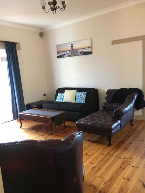 Jasons Place - Dentist Find 13