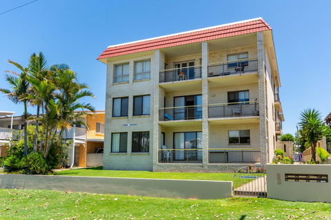 Enjoy The Sea Breezes From The Balcony - Boyd St, Woorim - Dentist Find 0