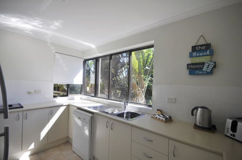 Crystal Waters On The Beach - Dentists Australia 13