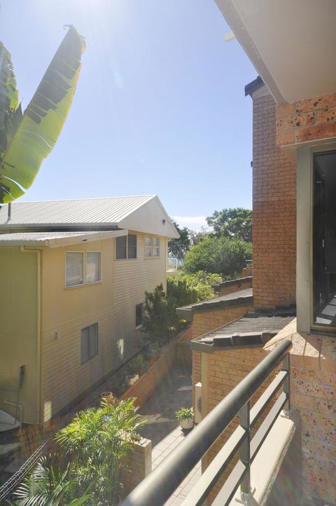 Crystal Waters On The Beach - Dentists Australia 8