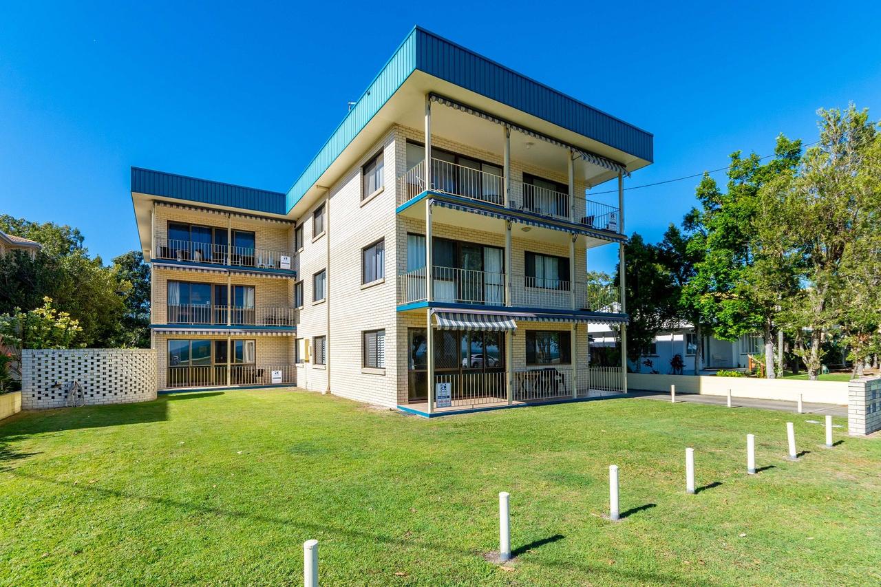 Great Views ground floor unit Clearview Apartments South Esplande Bongaree