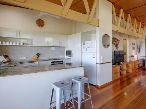 Claytons On Cylinder Beach Front - Dentist Find 21