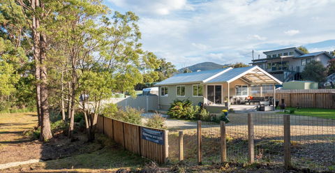 Adventure Bay Holiday Home - Dentist Find 1