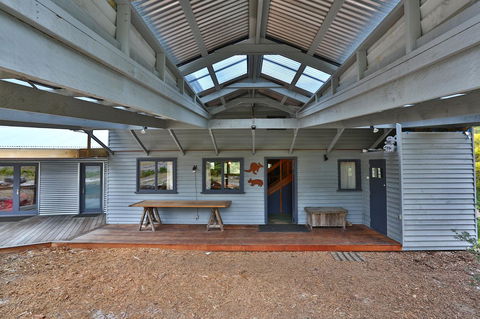 Bruny Island Lodge - Dentist Find 2