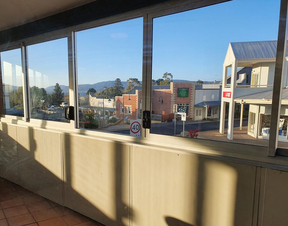 18 Lakeview Plaza