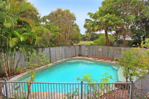 18 Northbeach Place, Mudjimba Beach - Pet Friendly, Linen Included, WIFI - Dentist Find 2