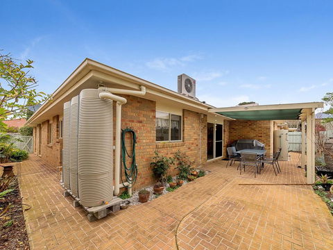 2/3 Wyndham Ave,Cowes - Dentist Find 3