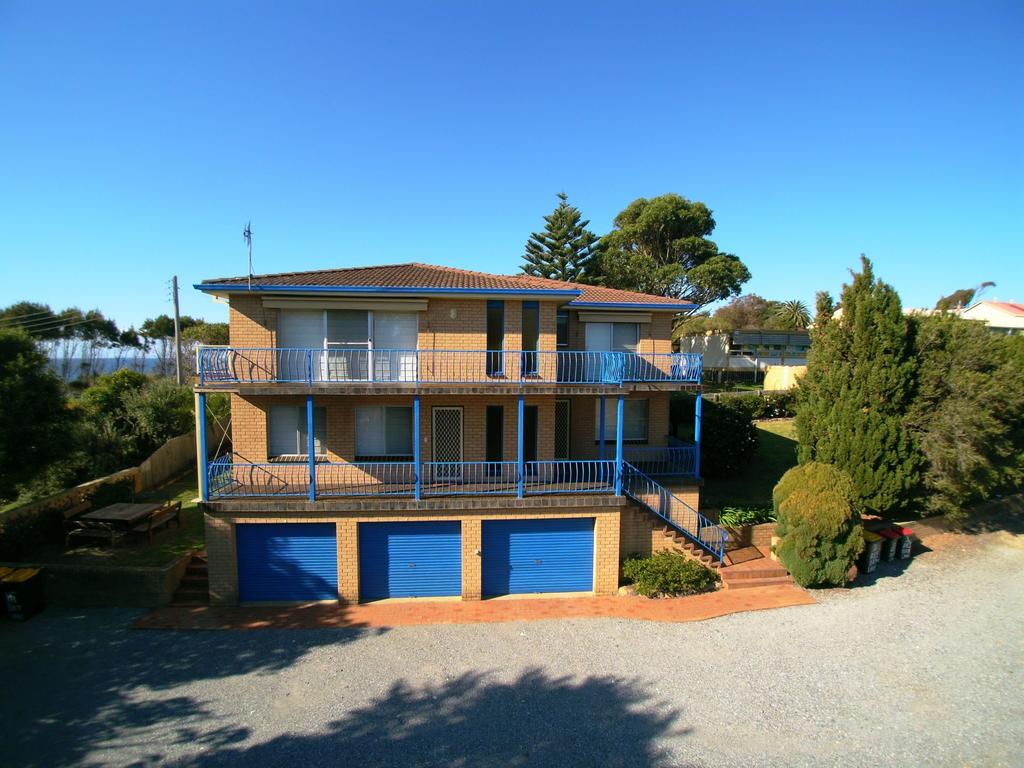 3 Bay Lane