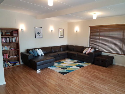 53 Honeysuckle Grove - Dentist Search 3