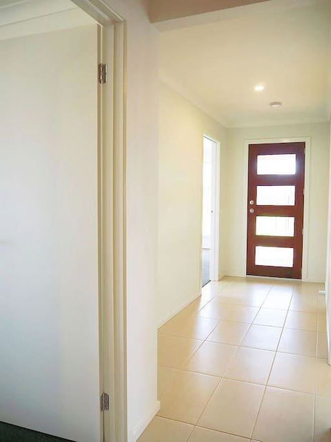 5Bed 2Bath Family House In Werribee - Dentist Find 3