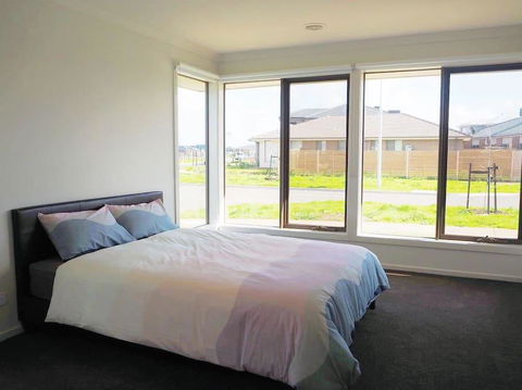 5Bed 2Bath Family House In Werribee - Dentist Find 1