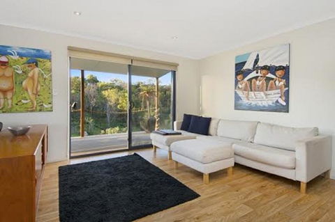 A One One Two At Island Beach - Dentists Australia 3