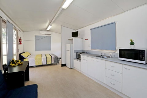 AAOK Moondarra Accommodation Village - Dentists Australia 0