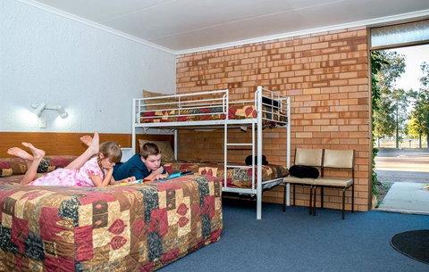 Abajaz Motor Inn - Dentists Australia 1