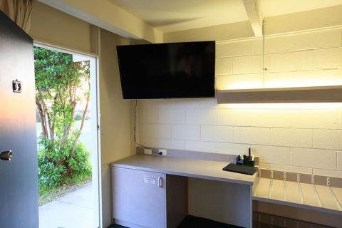 Absolute Lakes Entrance Motel - Dentist Find 3