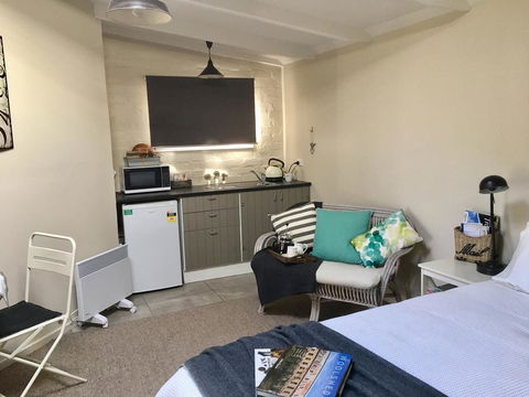 Aggie's Bed And Breakfast - Dentist Find 2