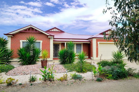 All Seasons Port Elliot Holiday House - Dentist Find 0